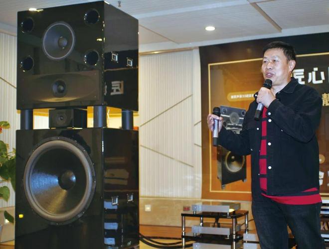 拨千金的秘密——靓歌音响铁板烧功放尊龙凯时app网站封面故事｜四两(图5)